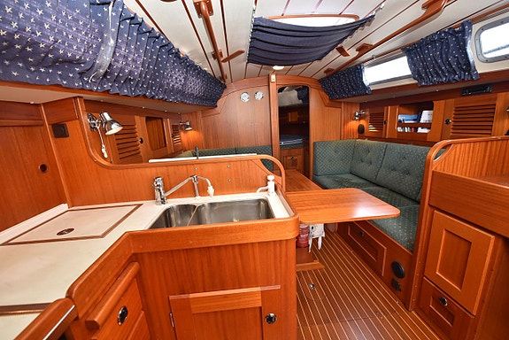 Hallberg-Rassy 34 5 of 10