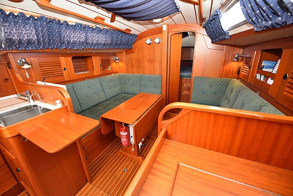 Hallberg-Rassy 34 9 of 10