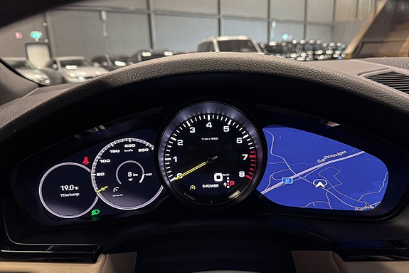Porsche Cayenne Coupe 15 of 20