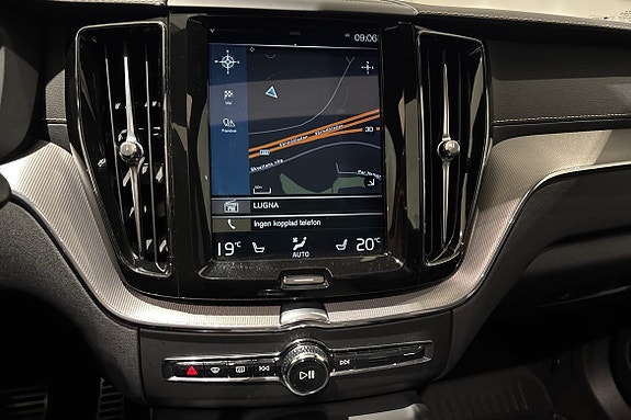Volvo XC60 15 of 22