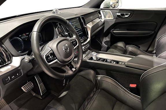 Volvo XC60 14 of 22