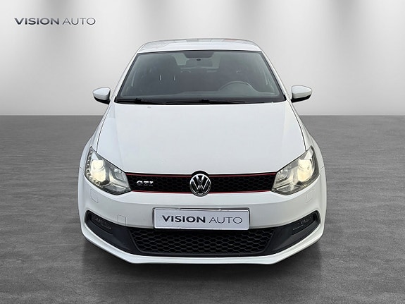 Volkswagen Polo 2 of 23