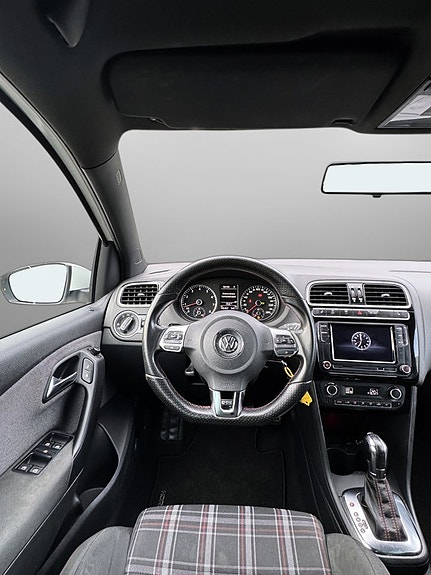 Volkswagen Polo 14 of 23