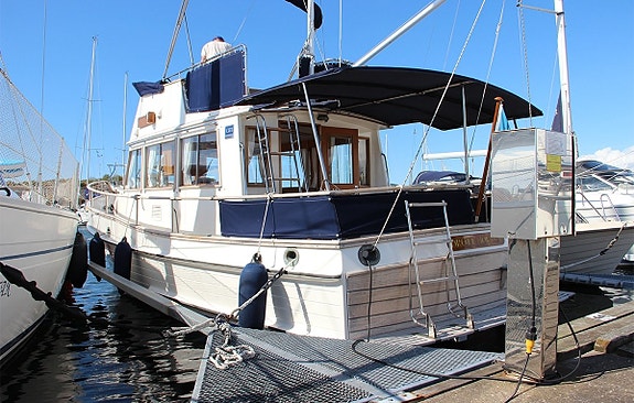 Grand Banks 32 11 of 30