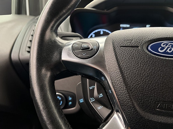 Ford Transit Connect 16 of 30
