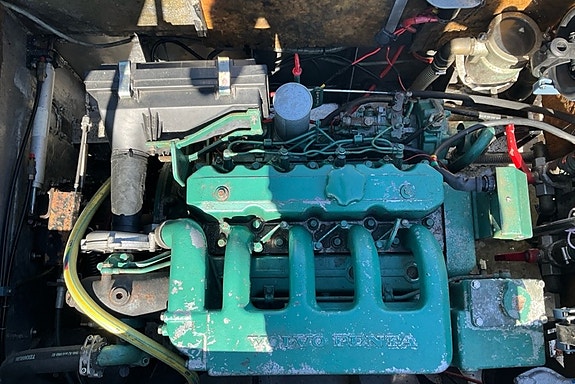 Kraftfull specialbyggd aluminiumbåt med Volvo Penta diesel – 7,5 meter 4 of 5