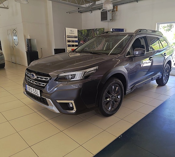 Subaru Outback 2 of 9