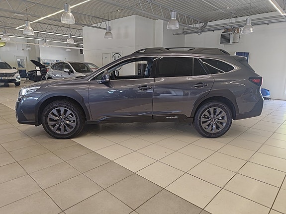 Subaru Outback 3 of 9