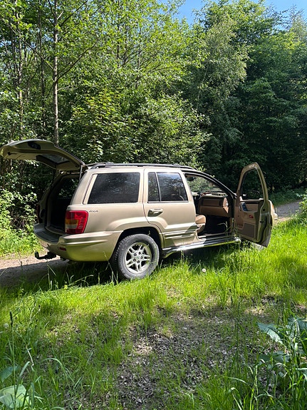 Jeep Grand Cherokee 3 of 9