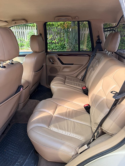 Jeep Grand Cherokee 7 of 9