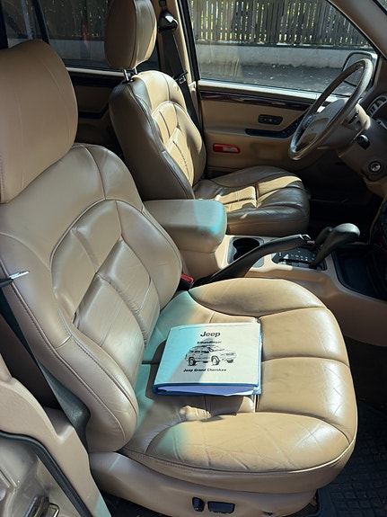 Jeep Grand Cherokee 9 of 9