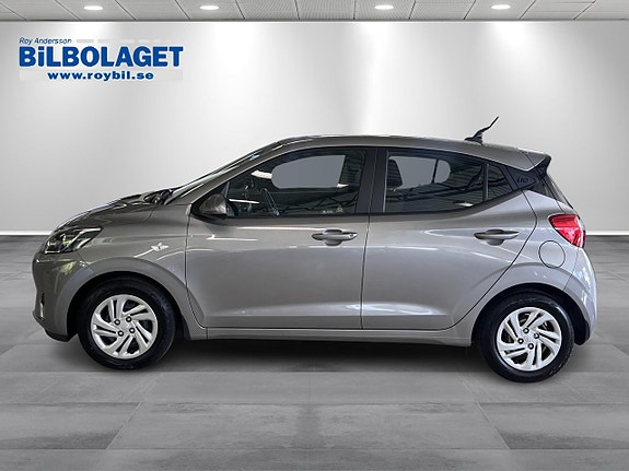 Hyundai i10 2 of 14
