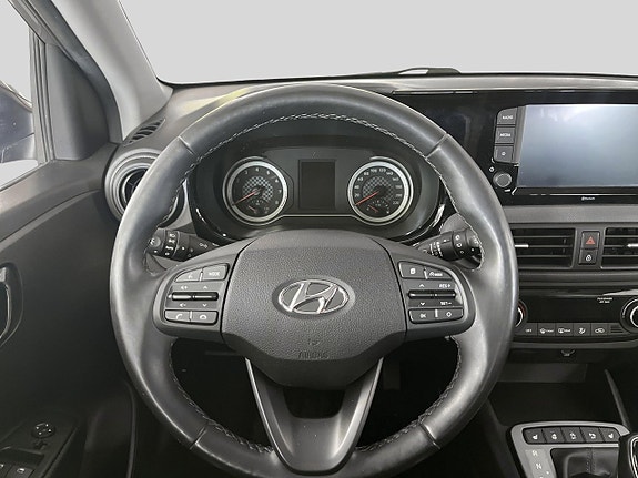 Hyundai i10 4 of 14
