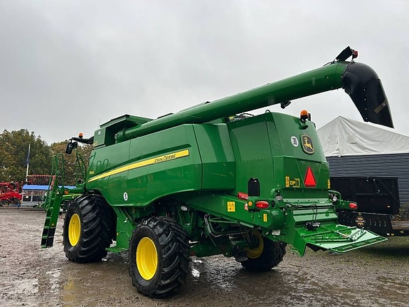 John Deere T560 i 6 of 8