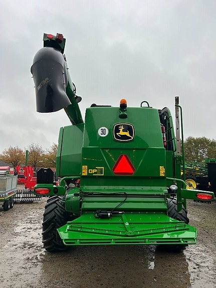 John Deere T560 i 5 of 8