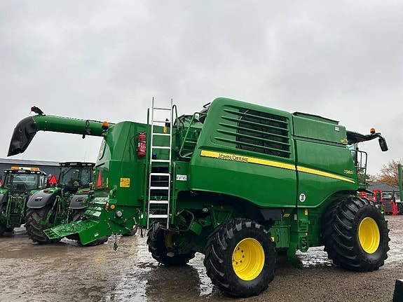 John Deere T560 i 4 of 8