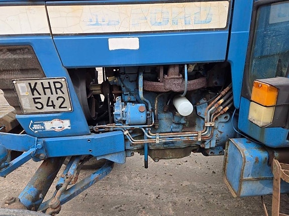 Ford 7700 5 of 9