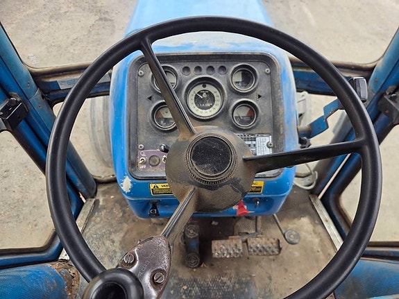 Ford 7700 8 of 9