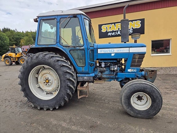 Ford 7700 3 of 9