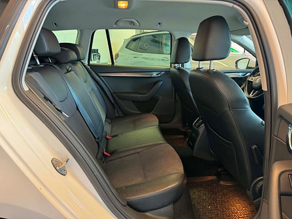 Skoda Octavia 12 of 24
