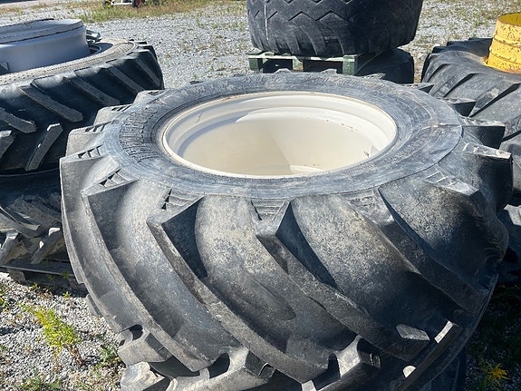 Trelleborg Twin 414 750/50-30,5 2 of 3