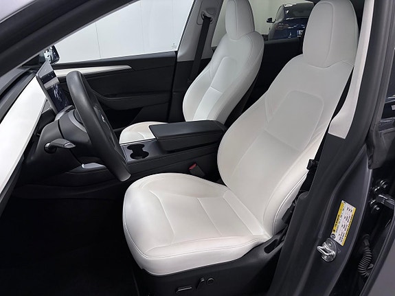 Tesla Model Y 8 of 17
