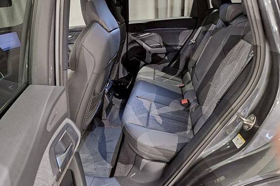 Audi Q6 e-tron 17 of 18