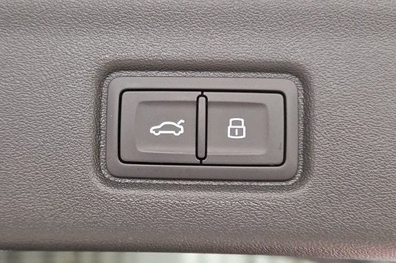 Audi Q6 e-tron 7 of 18