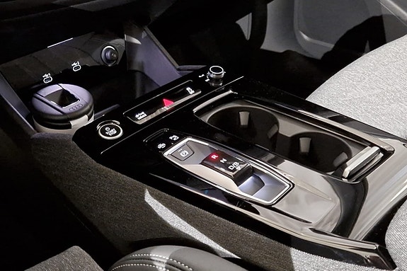 Audi Q6 e-tron 16 of 18