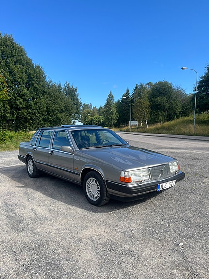 Volvo 760 2 of 11