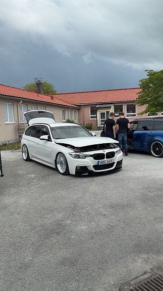 BMW 320d 3 of 6