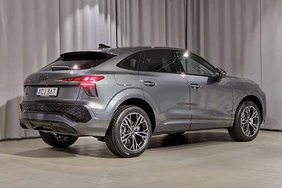 Audi Q3 4 of 16