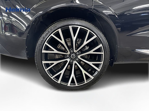 Volvo XC60 9 of 15