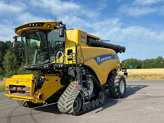 New Holland CR 10.90 2 of 14
