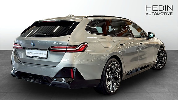 BMW 530e 2 of 9