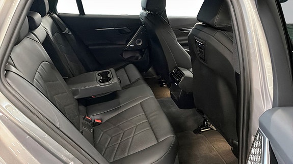 BMW 530e 5 of 9