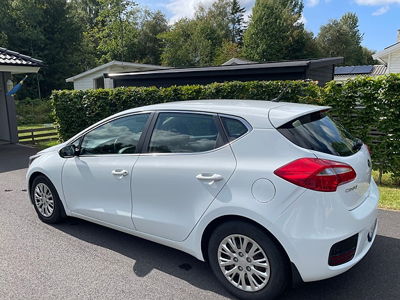 Kia Ceed 3 of 8