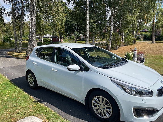 Kia Ceed 4 of 8