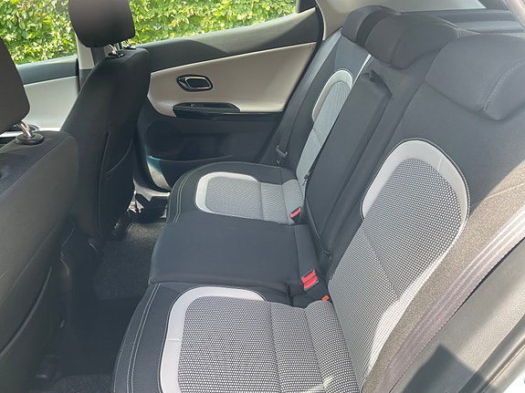 Kia Ceed 7 of 8