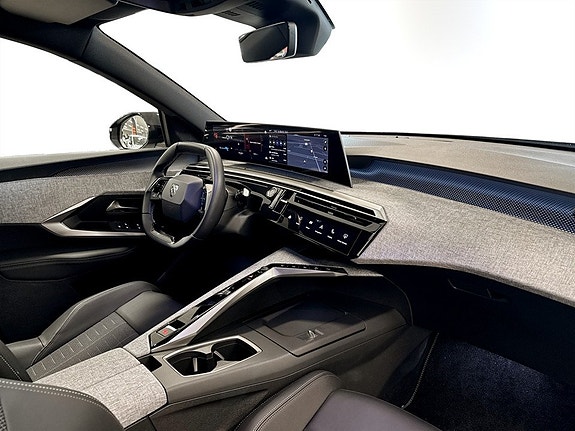Peugeot e-3008 14 of 14