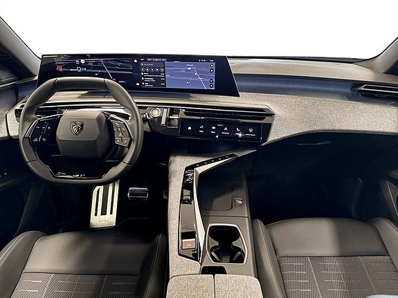 Peugeot e-3008 3 of 14