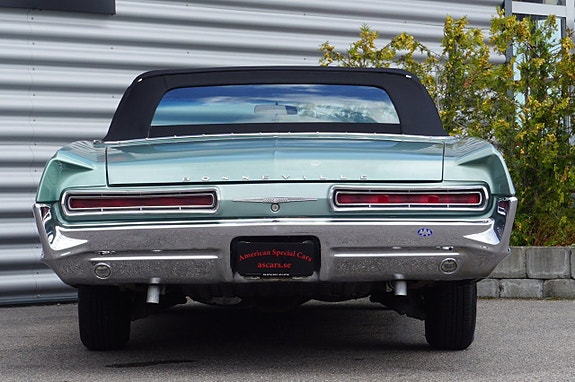 Pontiac Bonneville 11 of 26