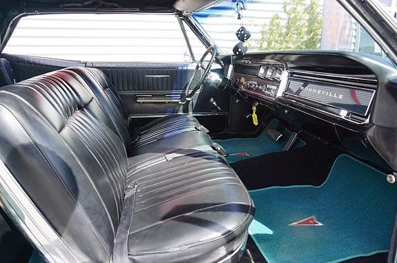 Pontiac Bonneville 19 of 26