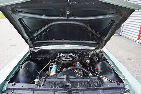 Pontiac Bonneville 24 of 26
