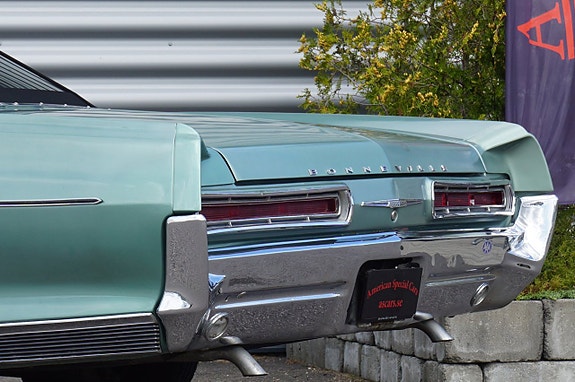Pontiac Bonneville 13 of 26