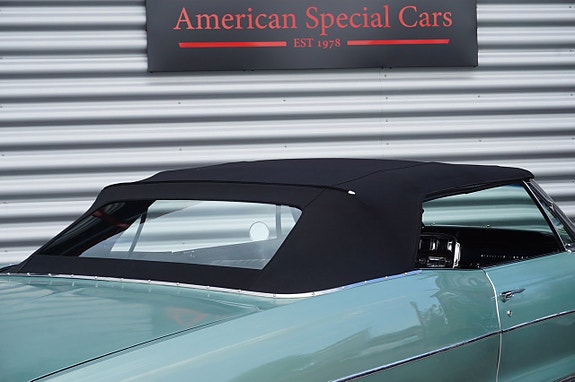 Pontiac Bonneville 25 of 26