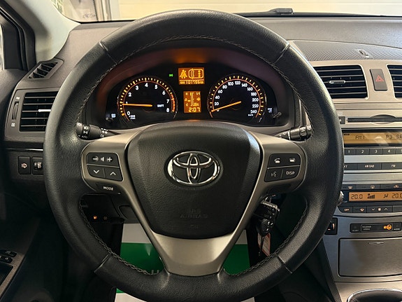 Toyota Avensis 11 of 18