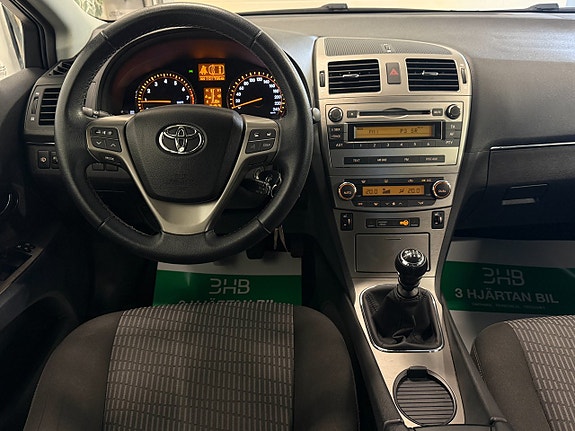 Toyota Avensis 10 of 18