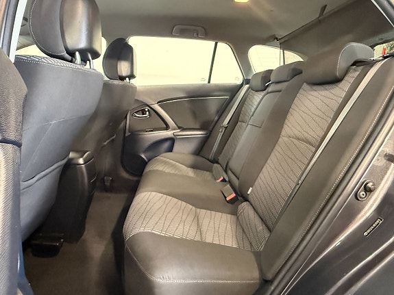 Toyota Avensis 16 of 18