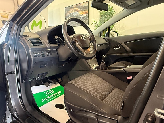 Toyota Avensis 9 of 18